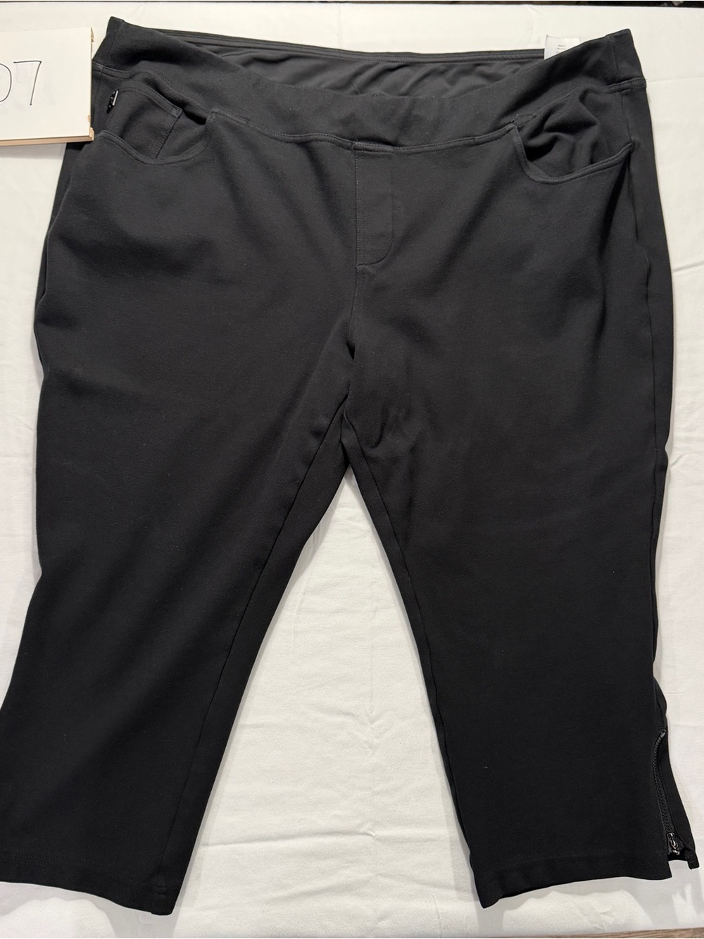 Belle by Kim Gravel Black Pull-On Capris with Side Zip
